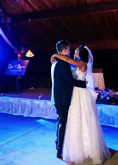 San Diego Wedding Couple First Dance